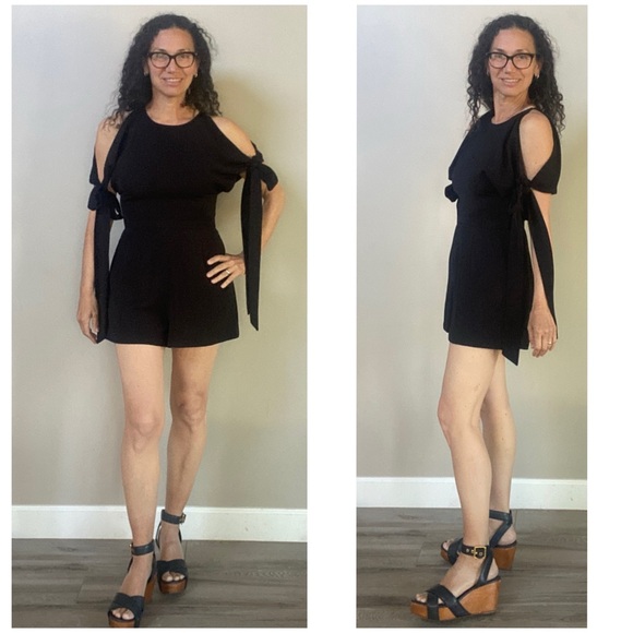 Keepsake The Label Two Minds Cold Shoulder Blck Playsuit Romper sz Medium - Picture 2 of 16